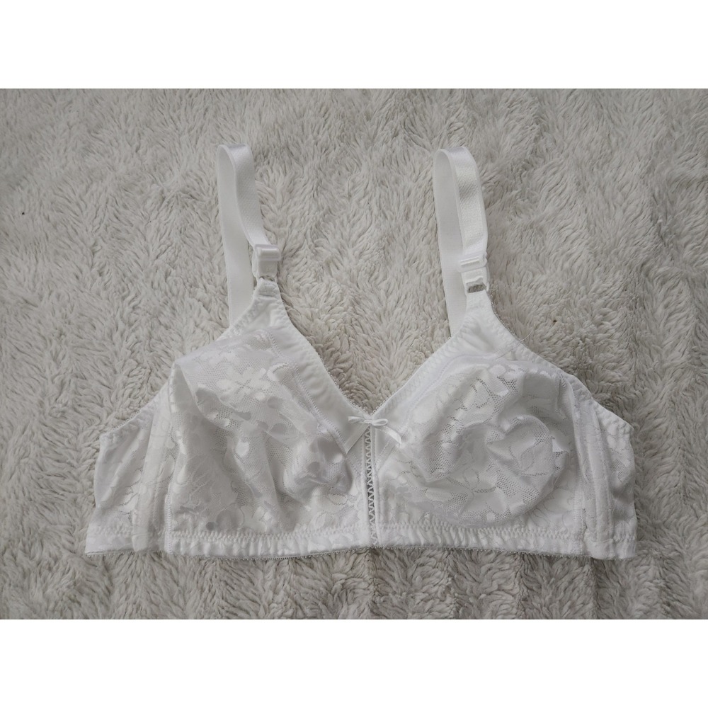Bali Women's White Lace Underwire Bra Size 38B Style 3372 Support Comfort